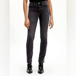 Levi’s 312™ Shaping Slim Jeans in Soft Black